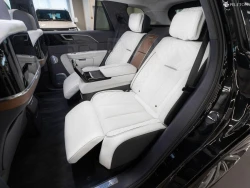 Hongqi E-HS9 32