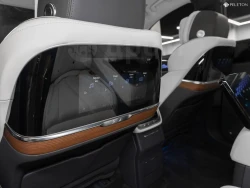 Hongqi E-HS9 13